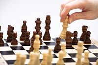 В честь Марка Рошаля сражаются шахматисты…