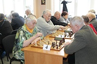 Ветераны сражались в быстрые шахматы